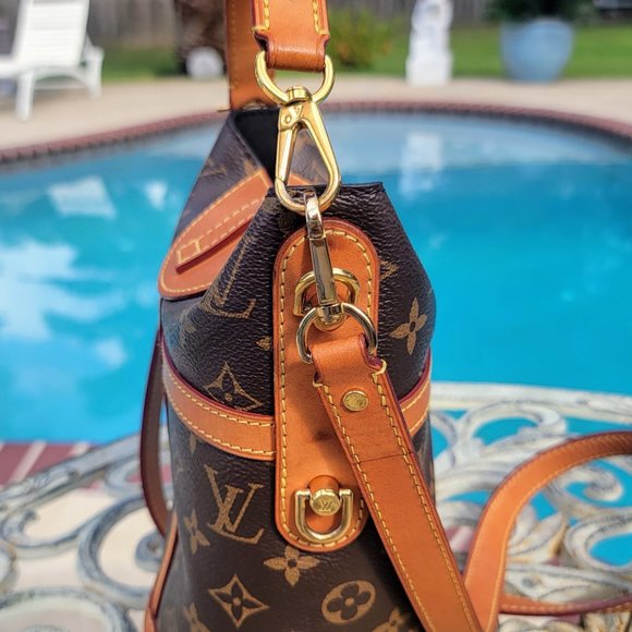 ❌❌SOLD ❌❌ Louis Vuitton Duffel Bag - Picture 9 of 16